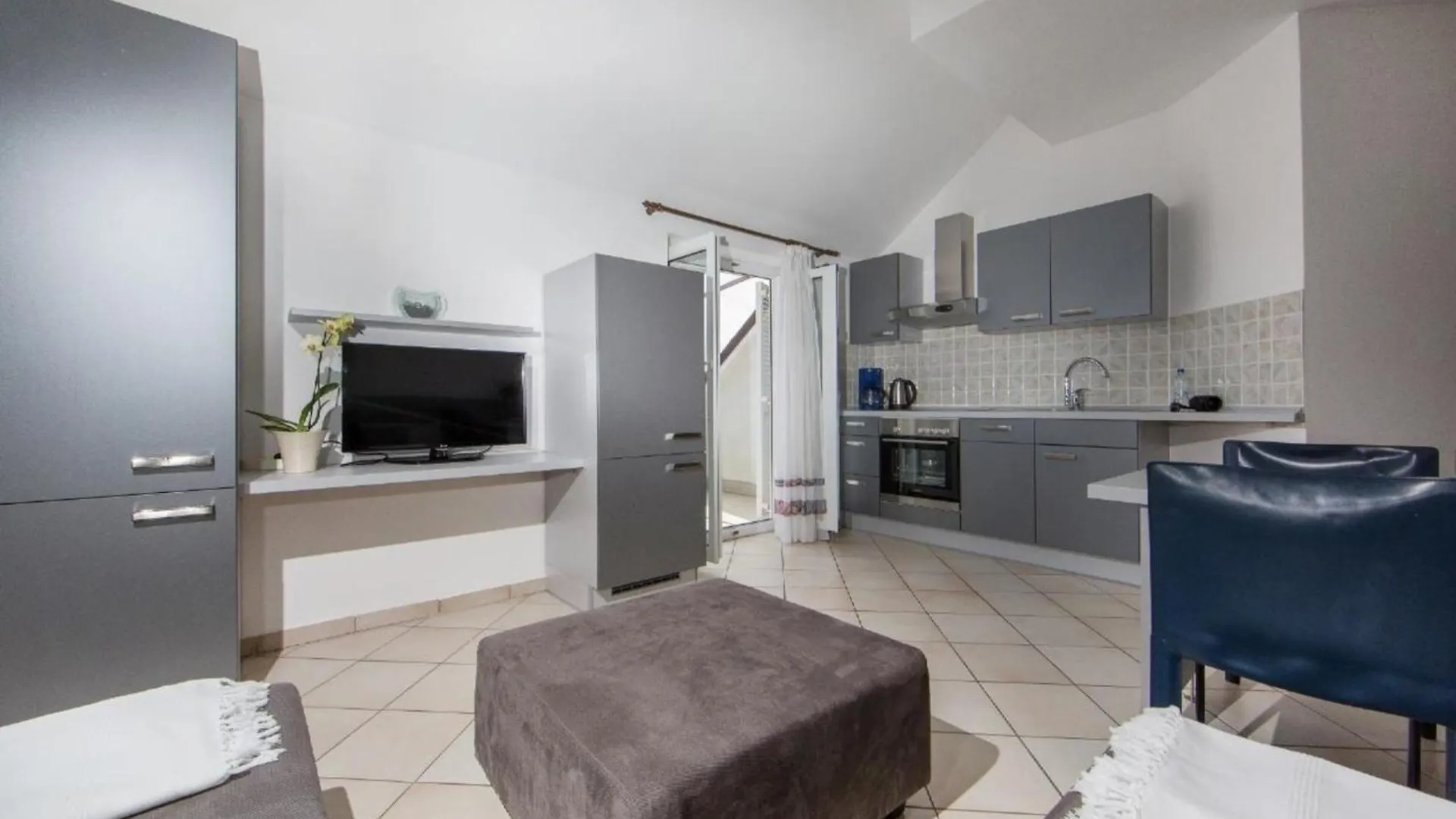 Wohnung In Pjescana Uvala Mit Grosser Terrasse Pula Apartment