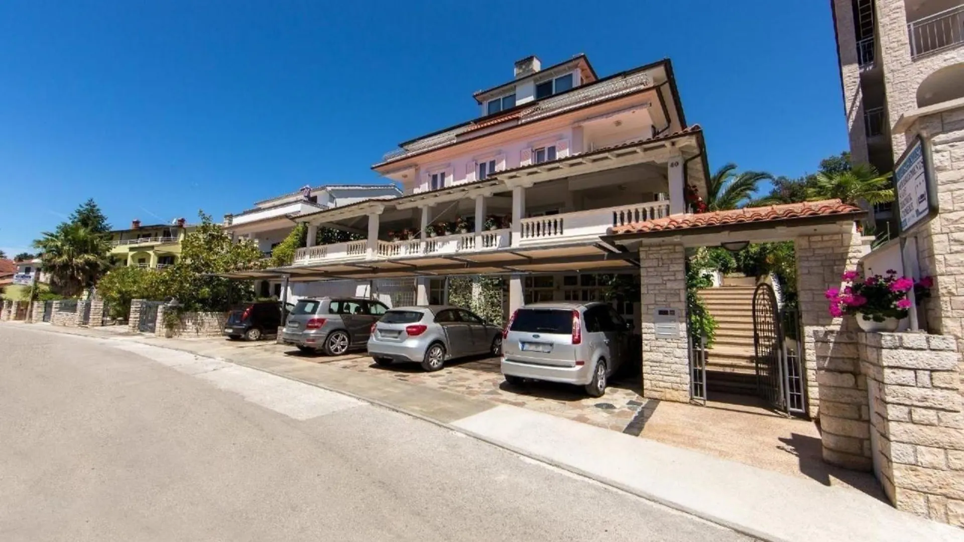 Wohnung In Pjescana Uvala Mit Grosser Terrasse Pula Apartment