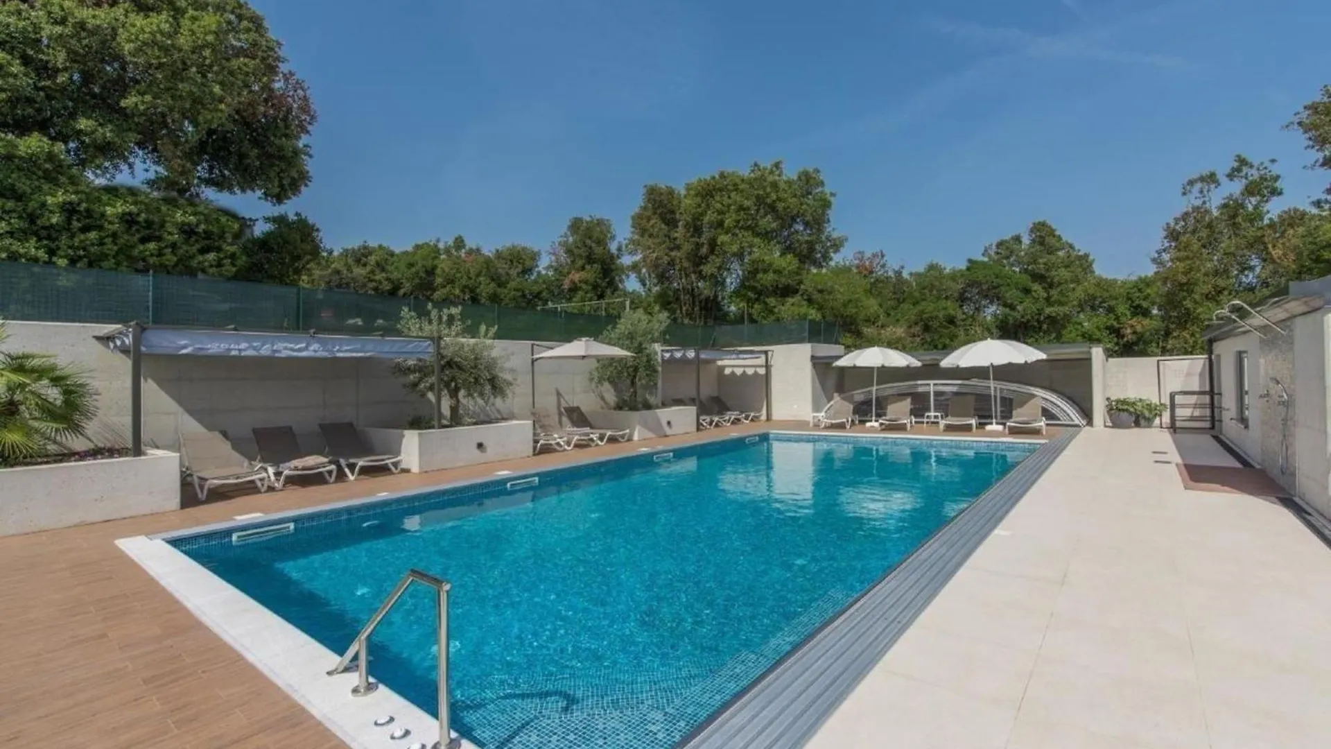 Wohnung In Pjescana Uvala Mit Grosser Terrasse Pula Croatia